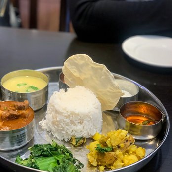 Garleek Kitchen - Thali with Mutton - Asian Fusion Near Me - Toronto, Ontario