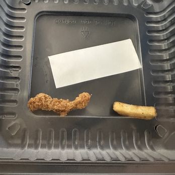 Chili's - 20$ chicken strip the size of a pinky finger.. WTF IS THAT LOLOLOL - American Near Me - Goodyear, Arizona