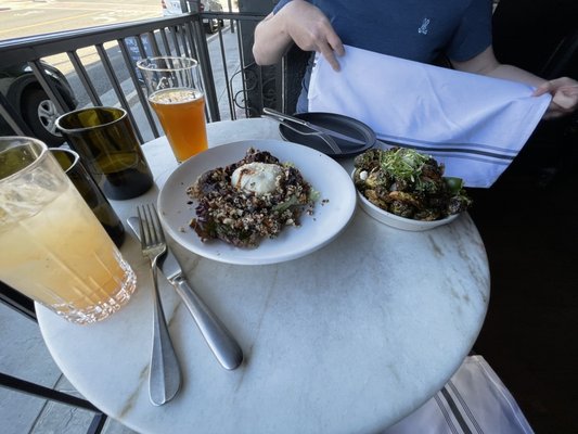 Golden Gate Saloon by null