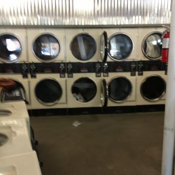 Mammoth Lakes Laundromat - Tons of dryers - Laundromat Near Me - Mammoth Lakes, California Mammoth Lakes Laundromat - Tons of dryers - Laundromat Near Me - Mammoth Lakes, California