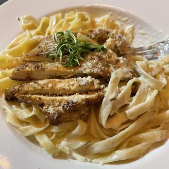 The Chocolate Martini Bar - Chicken pasta - Cocktail Bars Near Me - Pooler, Georgia