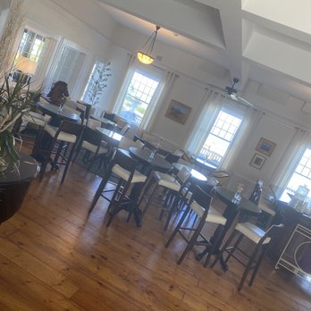 The Emerson Inn - Bar area - Hotels Near Me - Rockport, Massachusetts