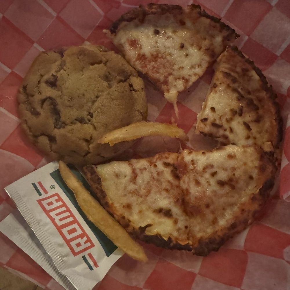 Fat Bottom Brewing - Kids pizza - Breweries Near Me - Nashville, Tennessee Fat Bottom Brewing - Kids pizza - Breweries Near Me - Nashville, Tennessee