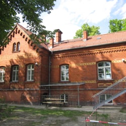 Griesinger Kirche - Kaulsdorf - Wirtschaftsgebäude hinter der Kirche
