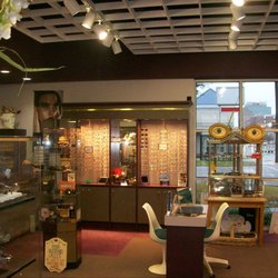Folline Vision Centers