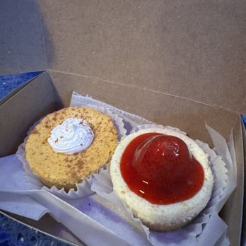 Eileen's Special Cheesecake - 6" Pumpkin Cheesecake and 6" Strawberry Cheesecake - Bakeries Near Me - New York, New York