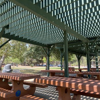 Ernest E. Debs Regional Park - Lots of picnic tables/seating area in parking area - Parks Near Me - Los Angeles, California Ernest E. Debs Regional Park - Lots of picnic tables/seating area in parking area - Parks Near Me - Los Angeles, California