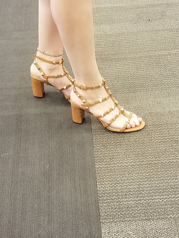 DSW DESIGNER SHOE WAREHOUSE 97 Photos & 33 Reviews 7321 West Lake St, River Forest, Illinois