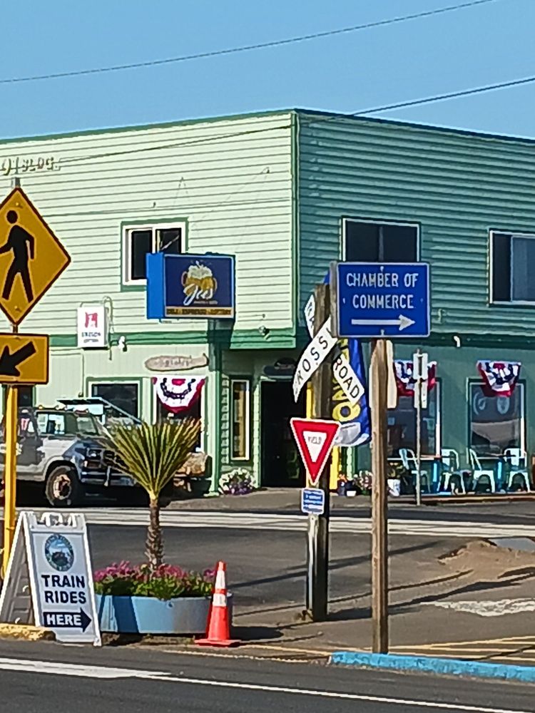 Joe's Snacks N Beer Logo