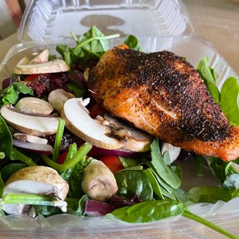Luigi's Pizza - Salmon Salad with onions, cranberries, mushrooms, onions, and tomatoes. YUM! - Pizza Near Me - Summerfield, North Carolina