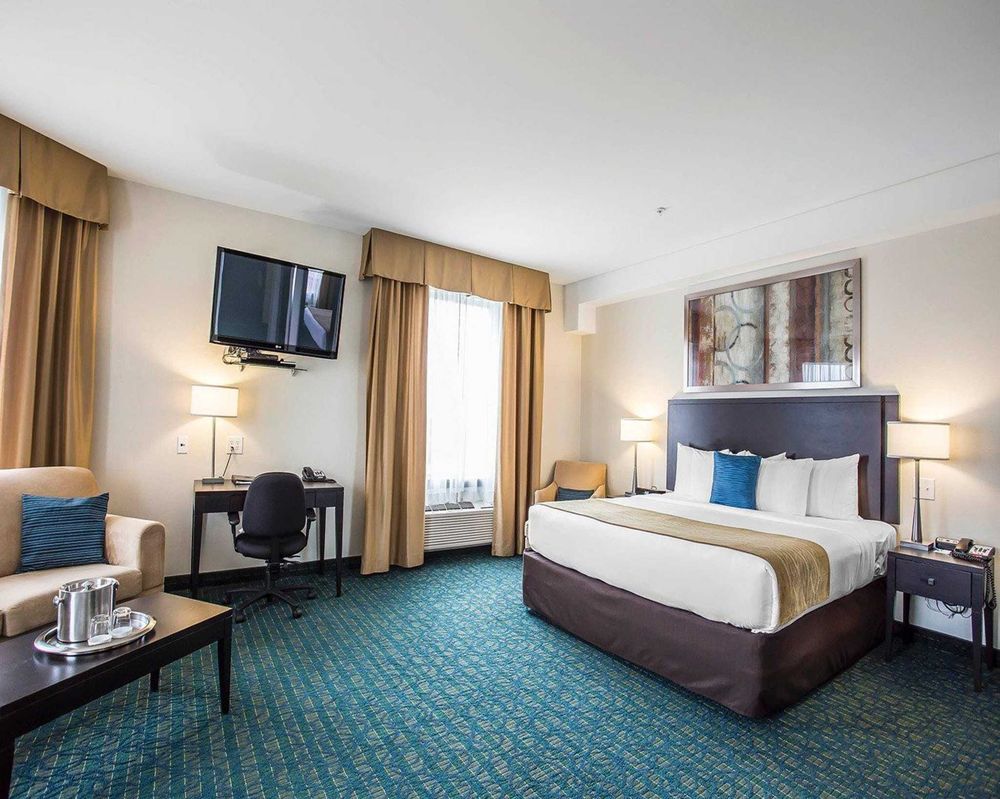 Comfort Hotel Bayer's Lake