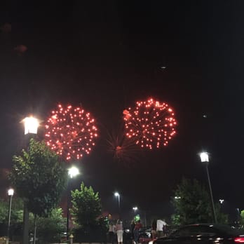 Laclede's Landing - Fireworks - Music Venues Near Me - Saint Louis, Missouri Laclede's Landing - Fireworks - Music Venues Near Me - Saint Louis, Missouri