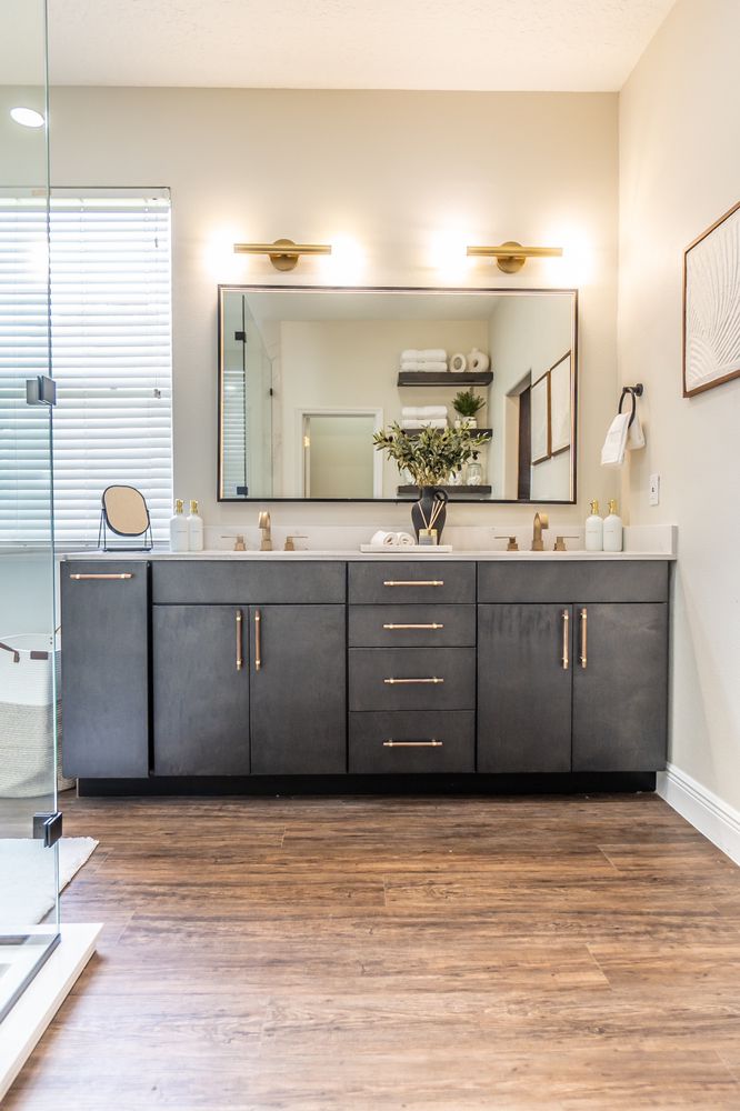 Slide of TEK Construction group