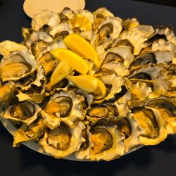 Diana's Oyster Bar And Grill - Gold platter - PEI oysters