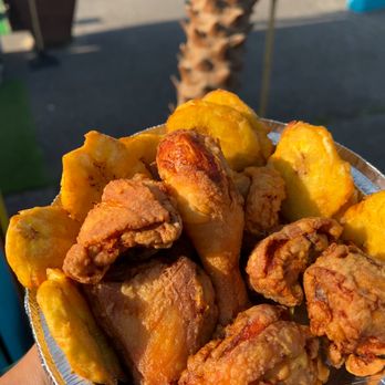 Caribbean Roots - Pica Pollo (Dominican Fried Chicken) with tostones - Caribbean Near Me - Gary, Indiana
