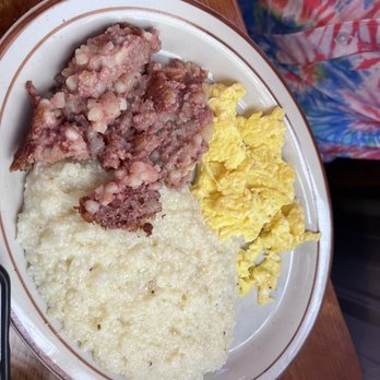 Country Omelet - Hashbrowns with real grits and scrambled eggs. - American Near Me - Richburg, South Carolina