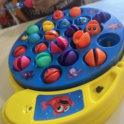 Pediatric Speak Easy - Let's Go Fishing Game. A great activity to teach turn-taking, articulation, expressive-receptive language, vocabulary, colors, opposites...