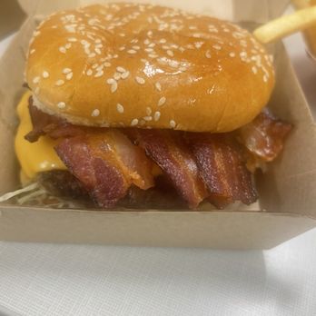 Burgerhead - Single Bacon Charburger - Burgers Near Me - New York, New York Burgerhead - Single Bacon Charburger - Burgers Near Me - New York, New York