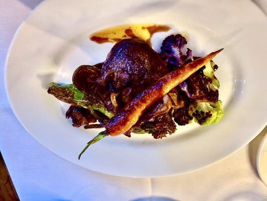 Alloro Wine Bar & Restaurant