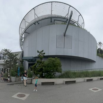 New York Aquarium - Sea Cliff seen from entry point of Spineless and PlayQuarium building - Zoos Near Me - Brooklyn, New York New York Aquarium - Sea Cliff seen from entry point of Spineless and PlayQuarium building - Zoos Near Me - Brooklyn, New York