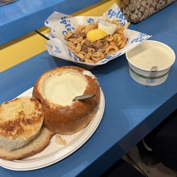 Splash Cafe - Clam Chowder BREAD BOWL Clam Chowder CUP Calamari - American Near Me - Pismo Beach, California Splash Cafe - Clam Chowder BREAD BOWL Clam Chowder CUP Calamari - American Near Me - Pismo Beach, California