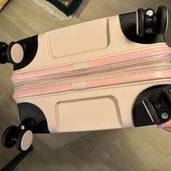 Freeman's Luggage & Gifts - Bottom