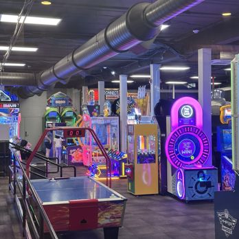 Great Wolf Lodge - Arcade - Resorts Near Me - Williamsburg, Virginia