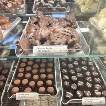 Kilwins Ice Cream - Chocolate - Fudge - Ice Cream & Frozen Yogurt Near Me - Chicago, Illinois