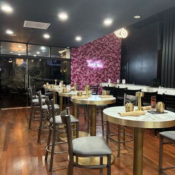 Toast It IZ - Seating - American Near Me - Chicago, Illinois Toast It IZ - Seating - American Near Me - Chicago, Illinois