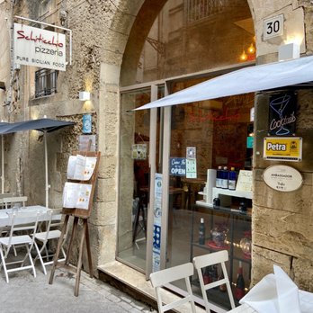 Schiticchio - Pizza Near Me - Siracusa, SR