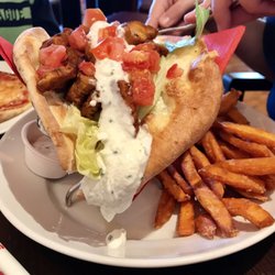 Cafe Extrablatt - Fajita Pita mit Süsskartoffelpommes für 9,95