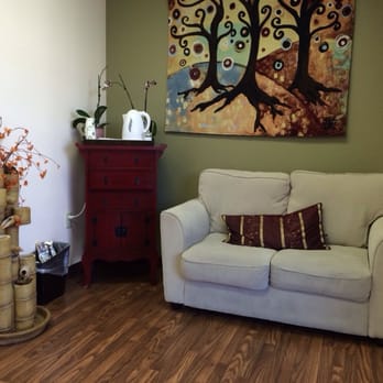 InnerMovement Wellness Center - Cozy waiting area - Chiropractors Near Me - Glendale, California InnerMovement Wellness Center - Cozy waiting area - Chiropractors Near Me - Glendale, California