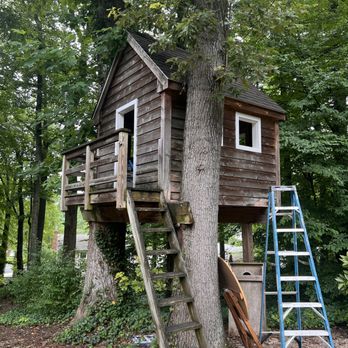 Bulmaro Painting - Tree house before pressure wash. - Painters Near Me Bulmaro Painting - Tree house before pressure wash. - Painters Near Me