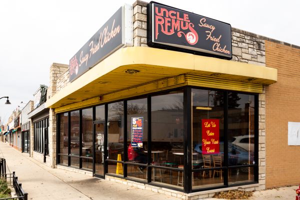 Uncle Remus Saucy Fried Chicken by null