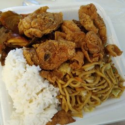 Only thing on the menu so I took it all: pinakbet, fried chicken, pancit, rice 9.22.21. Only thing on the menu so I took it all: pinakbet, fried chicken, pancit, rice 9.22.21.