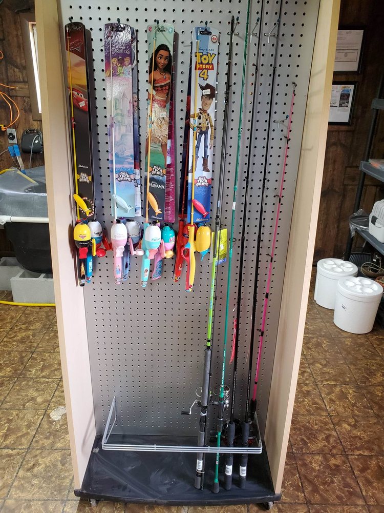 Digs Bait Tackle & Pet Supply Logo