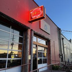 Southbay Dickerson's BBQ - The Pig  Bar BBQ