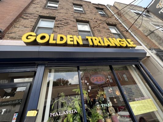 Golden Triangle by null