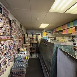 Sam's Deli - Inside