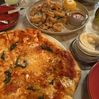 Botte - Ditmars - PIZZA - Margherita and Calamari Fritti - Italian Near Me - Astoria, New York Botte - Ditmars - PIZZA - Margherita and Calamari Fritti - Italian Near Me - Astoria, New York