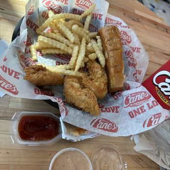 Raising Cane's - Portions looking kinda smallish? - Fast Food Near Me - Inglewood, California Raising Cane's - Portions looking kinda smallish? - Fast Food Near Me - Inglewood, California