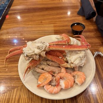 Captain George's Seafood Restaurant - Crab and peel and eat shrimp - Seafood Near Me - Kill Devil Hills, North Carolina