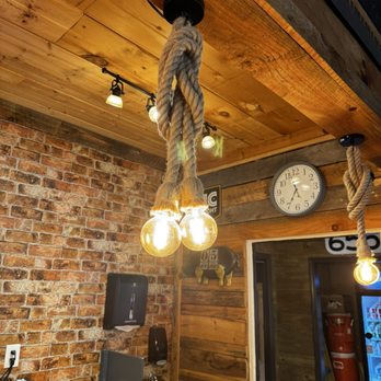 Banjo's BBQ - Bar area - Barbeque Near Me - Dayton, Tennessee