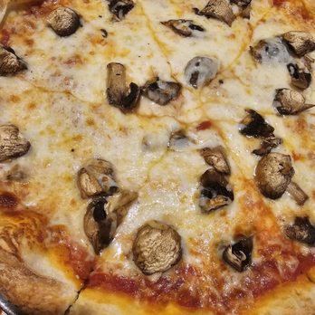 Il Pescatore - Mushroom pizza - Italian Near Me - Orlando, Florida Il Pescatore - Mushroom pizza - Italian Near Me - Orlando, Florida
