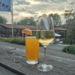Alte Mühle - Maracujasaftschorle (4,70 €) & Grauburgunder (7,50€)