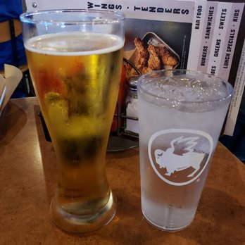 Buffalo Wild Wings - Large Bud Light Beer & Water - Chicken Wings Near Me - Staten Island, New York