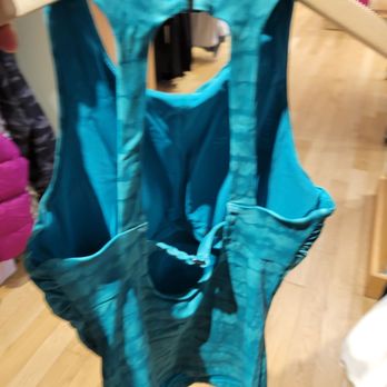 Athleta - Sale tankini top 32DD - 3/22/22 - Sports Wear Near Me - Henderson, Nevada Athleta - Sale tankini top 32DD - 3/22/22 - Sports Wear Near Me - Henderson, Nevada