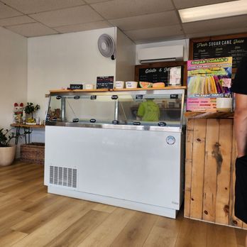 Sugah Daddehs Kane Juice - Inside - Juice Bars & Smoothies Near Me - Kailua, Hawaii Sugah Daddehs Kane Juice - Inside - Juice Bars & Smoothies Near Me - Kailua, Hawaii