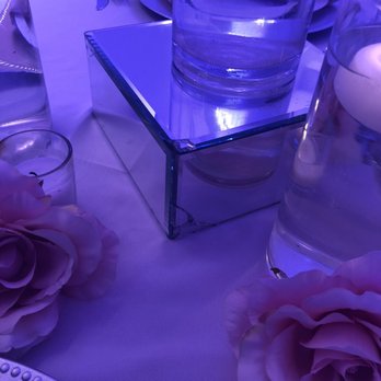 Two Roses' Events - Broken centerpiece - Venues & Event Spaces Near Me - Brooklyn, New York Two Roses' Events - Broken centerpiece - Venues & Event Spaces Near Me - Brooklyn, New York