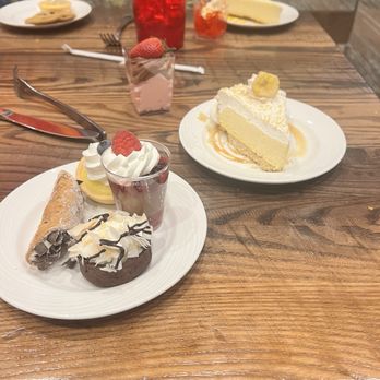 The Grand Buffet - Deserts - Buffets Near Me - Reno, Nevada The Grand Buffet - Deserts - Buffets Near Me - Reno, Nevada